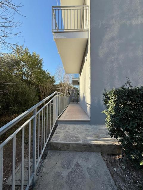 Viola Lido Adriano Villa Bagian luar foto